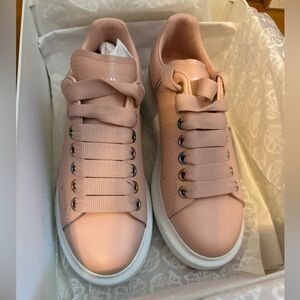Alexander McQueen Larry Sneaker